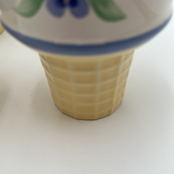 Pfaltzgraff Dinnerware, Summer Breeze, Ice Cream Cone Cup- set of four - Picture 11 of 16